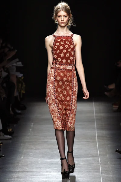 Look 7